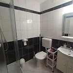 Magdalena Apartmanhaz *