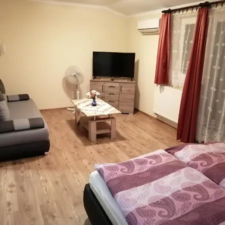 Apartment Magdalena Apartmanhaz *