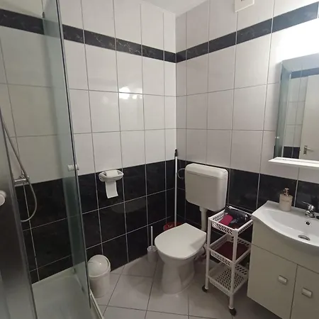 Magdalena Apartmanhaz *