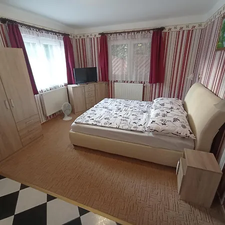 Magdalena Apartmanhaz *