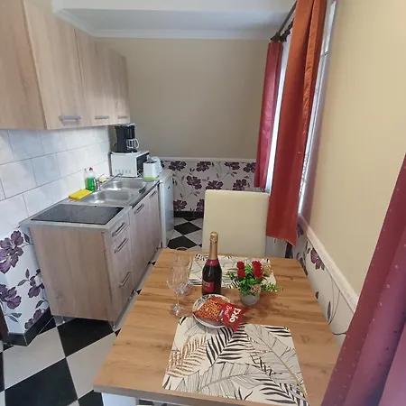 Magdalena Apartmanhaz *