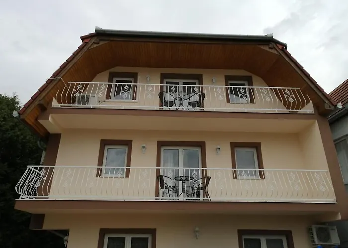 Magdalena Apartmanhaz *