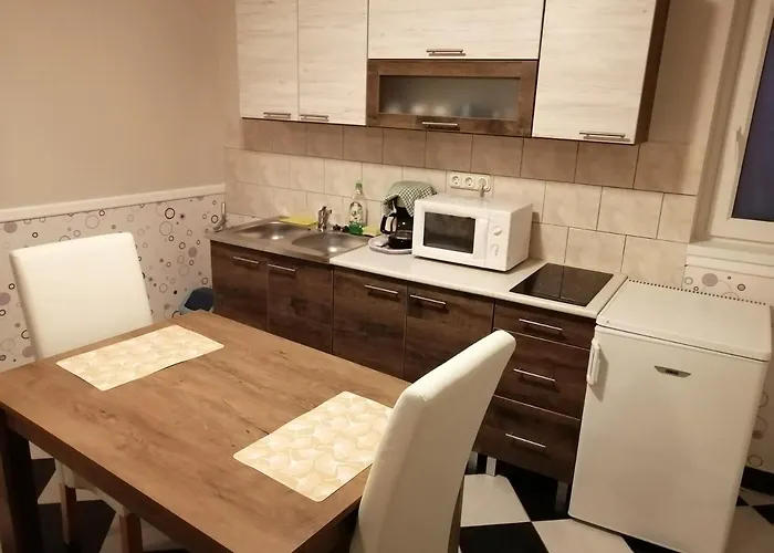 Magdalena Apartmanhaz *
